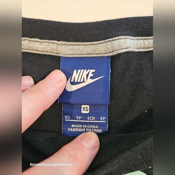 3/15$ Bundle Deal Nike crop top xsmall - Picture 3 of 6